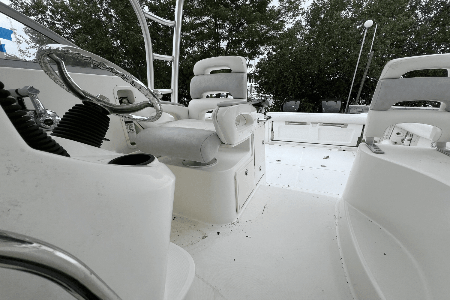 2006 Boston Whaler 305 CONQUEST Image Thumbnail #9