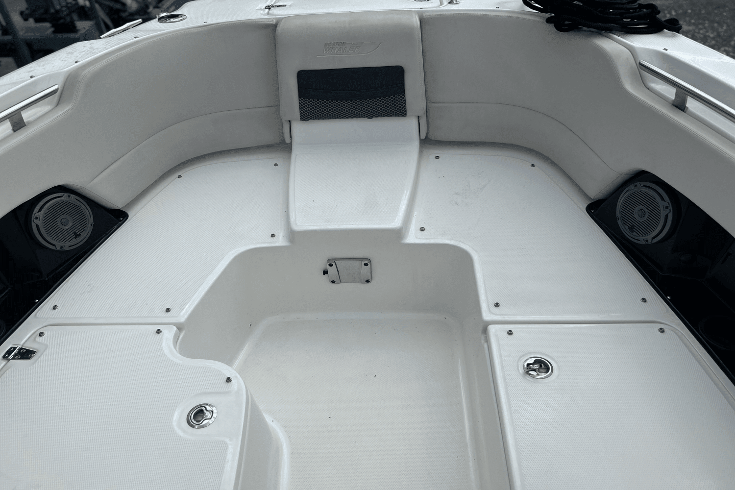 2017 Boston Whaler 270 VANTAGE Image Thumbnail #33