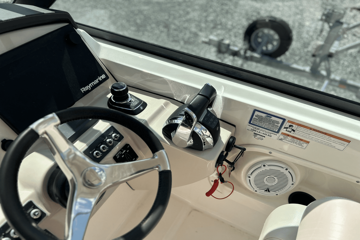 2017 Boston Whaler 270 VANTAGE Image Thumbnail #23