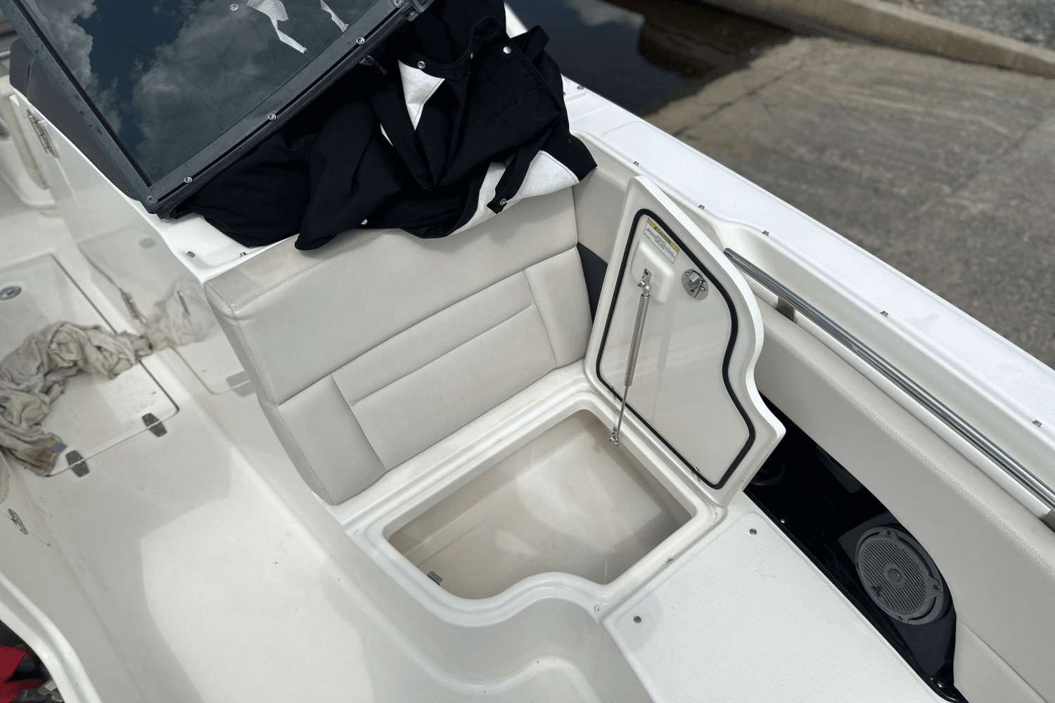 2017 Boston Whaler 270 VANTAGE Image Thumbnail #29