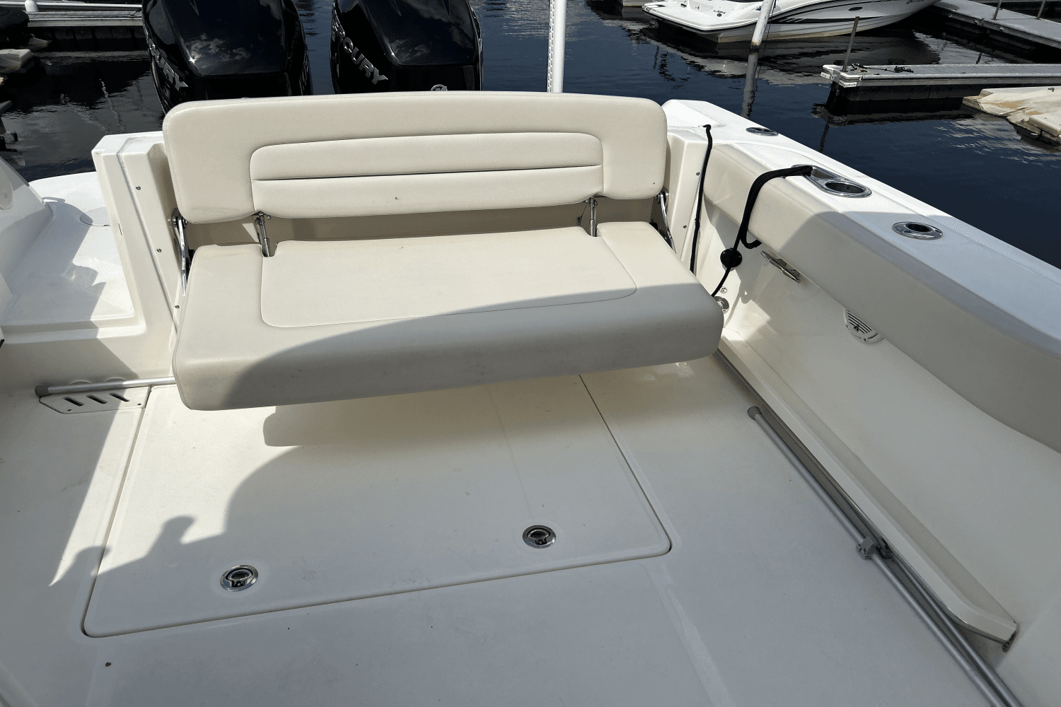 2017 Boston Whaler 270 VANTAGE Image Thumbnail #8