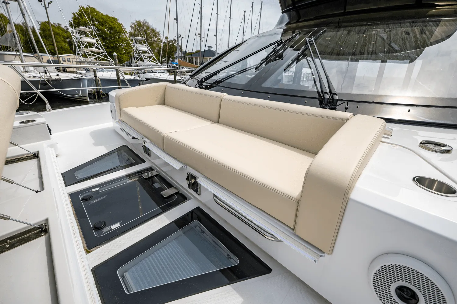 2025 Cruisers Yachts 57 Fly Image Thumbnail #89