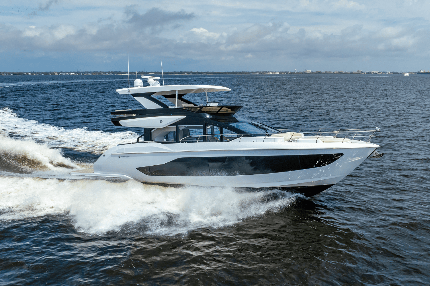 2025 Cruisers Yachts 57 Fly Image Thumbnail #16