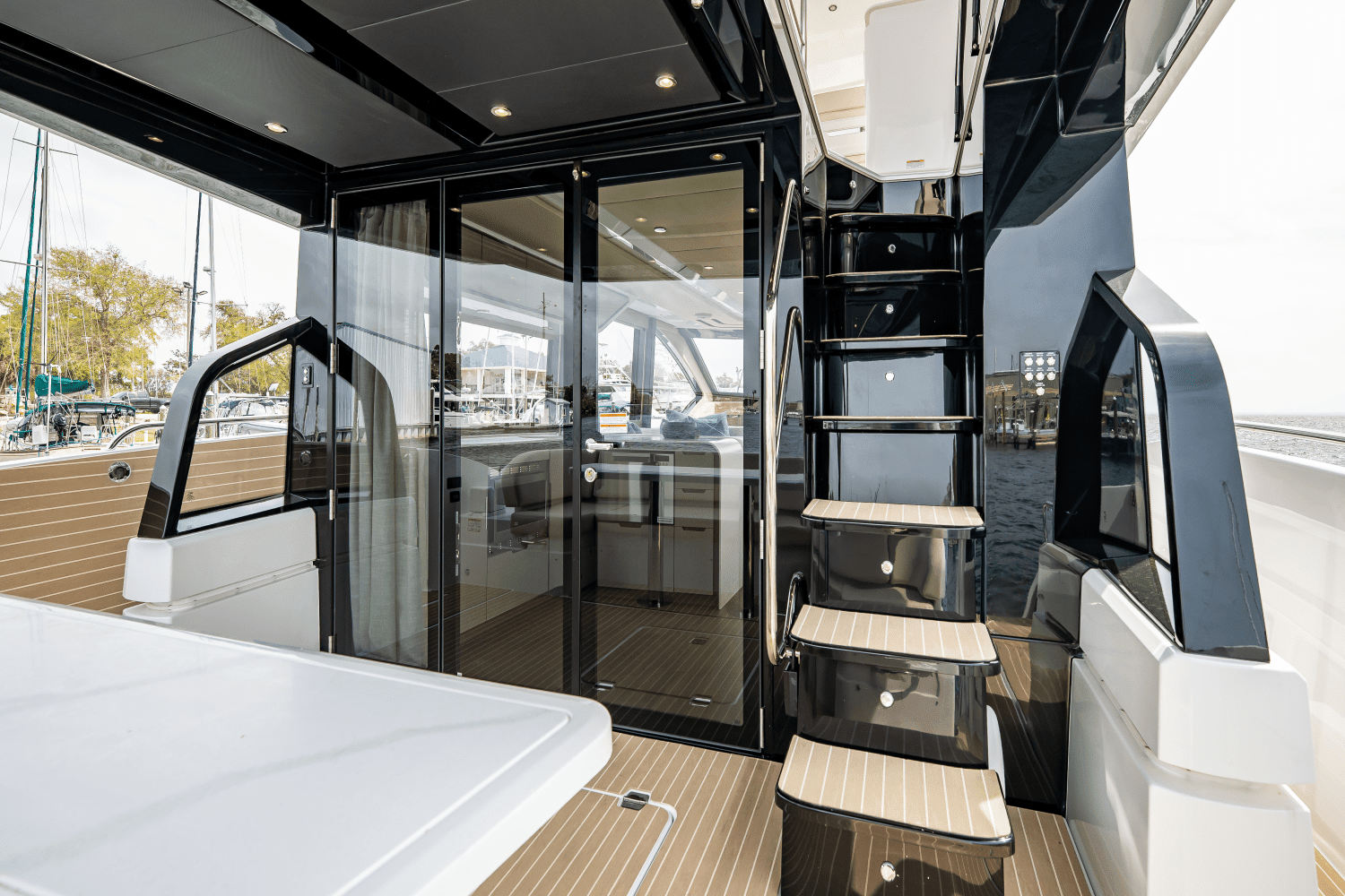 2025 Cruisers Yachts 57 Fly Image Thumbnail #57