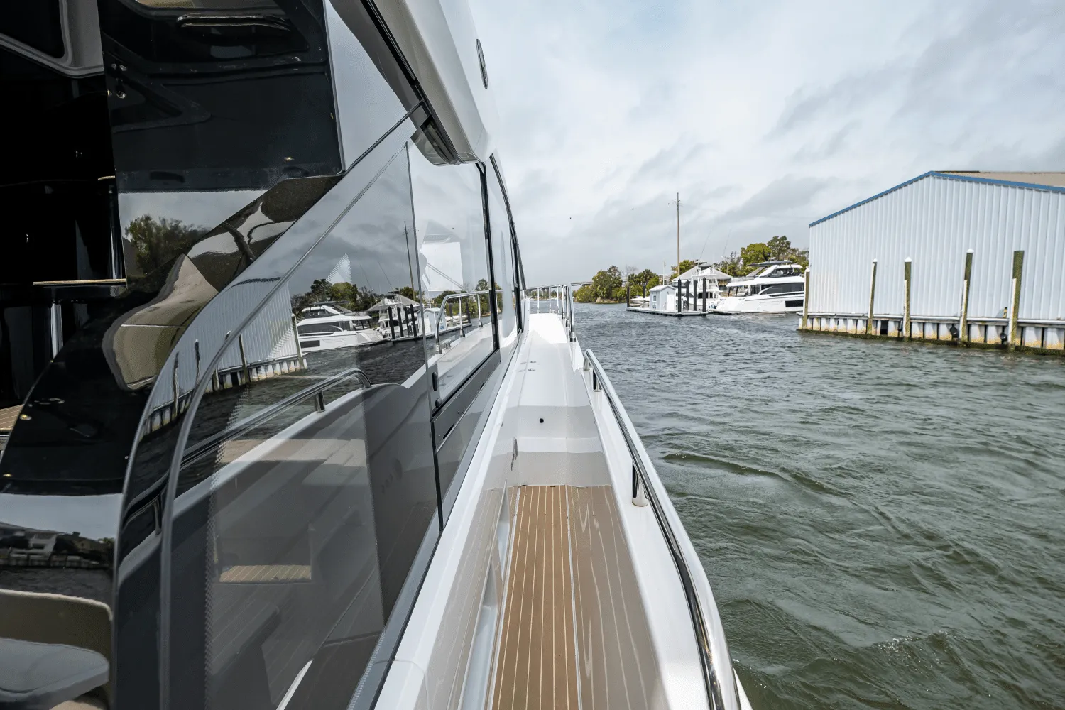 2025 Cruisers Yachts 57 Fly Image Thumbnail #87