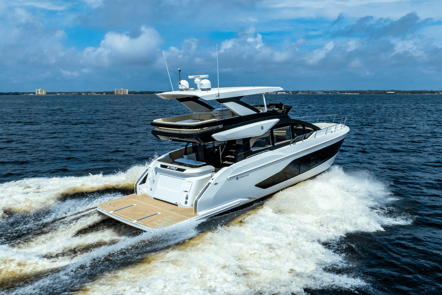 2025 Cruisers Yachts 57 Fly Image Thumbnail #11