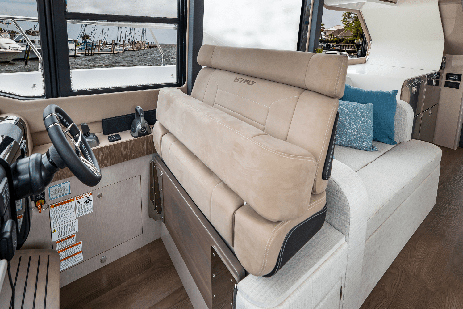 2025 Cruisers Yachts 57 Fly Image Thumbnail #34