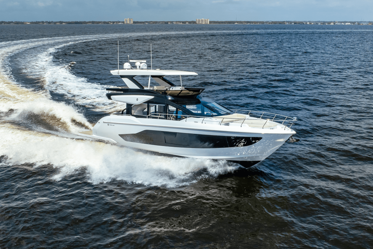 2025 Cruisers Yachts 57 Fly Image Thumbnail #17