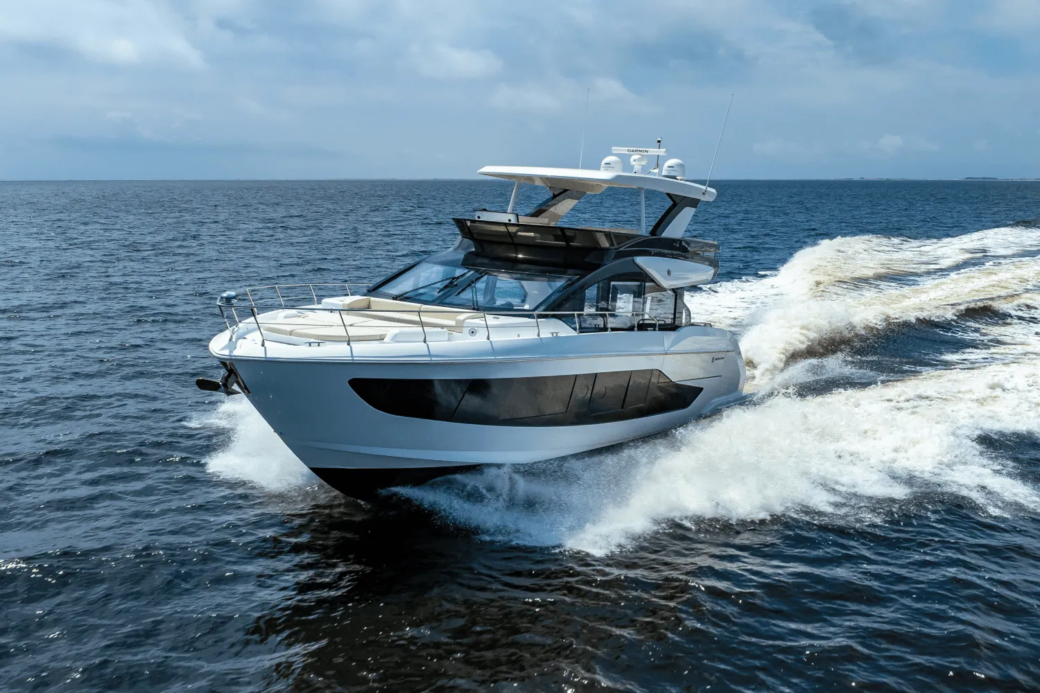 2025 Cruisers Yachts 57 Fly Image Thumbnail #0