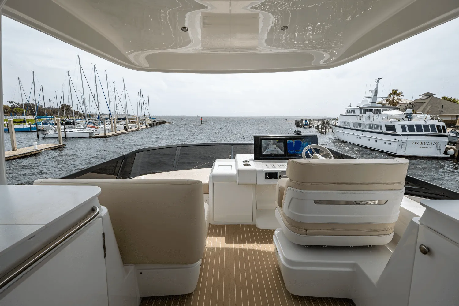 2025 Cruisers Yachts 57 Fly Image Thumbnail #76