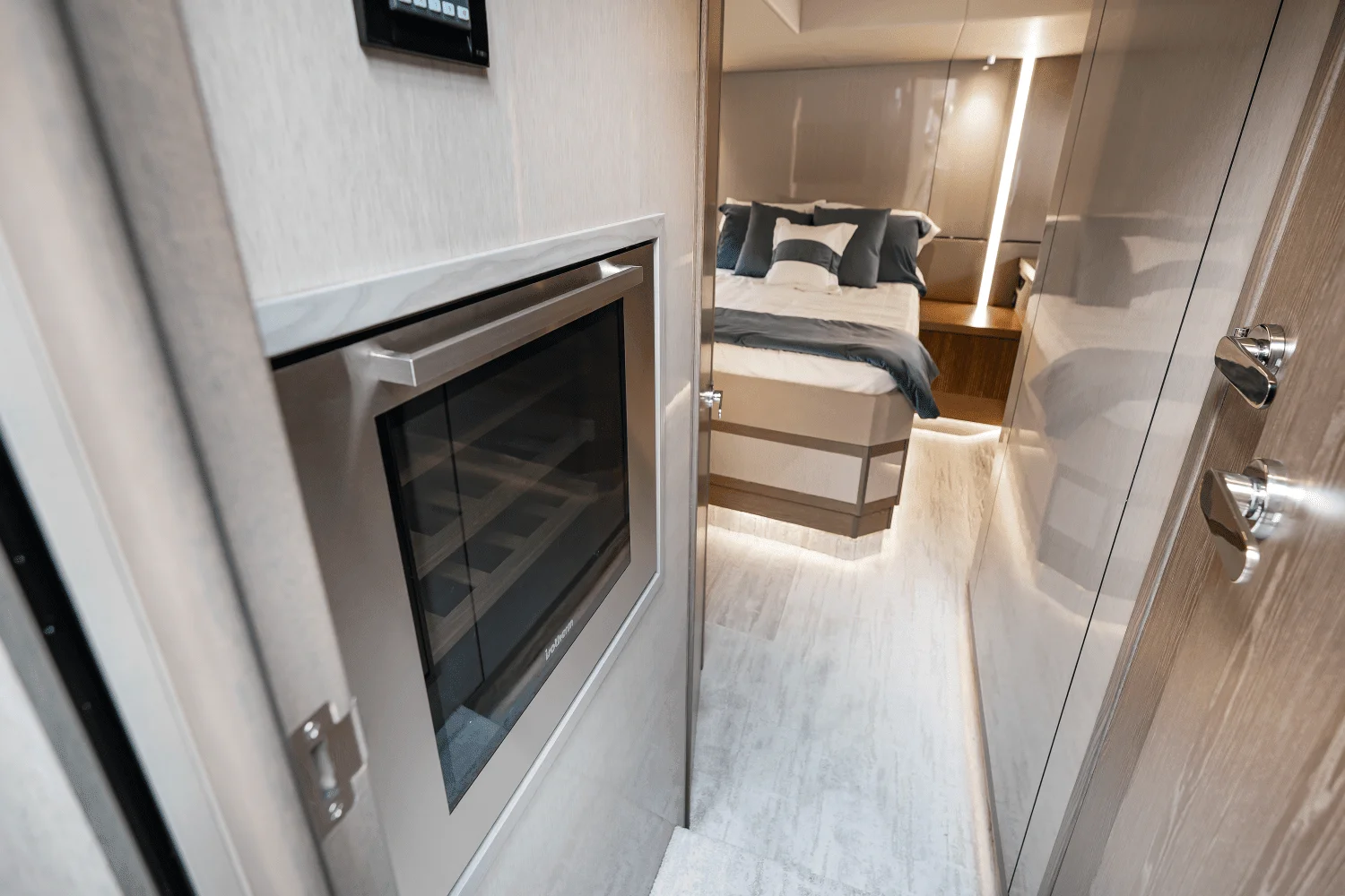 2025 Cruisers Yachts 57 FLY Image Thumbnail #52