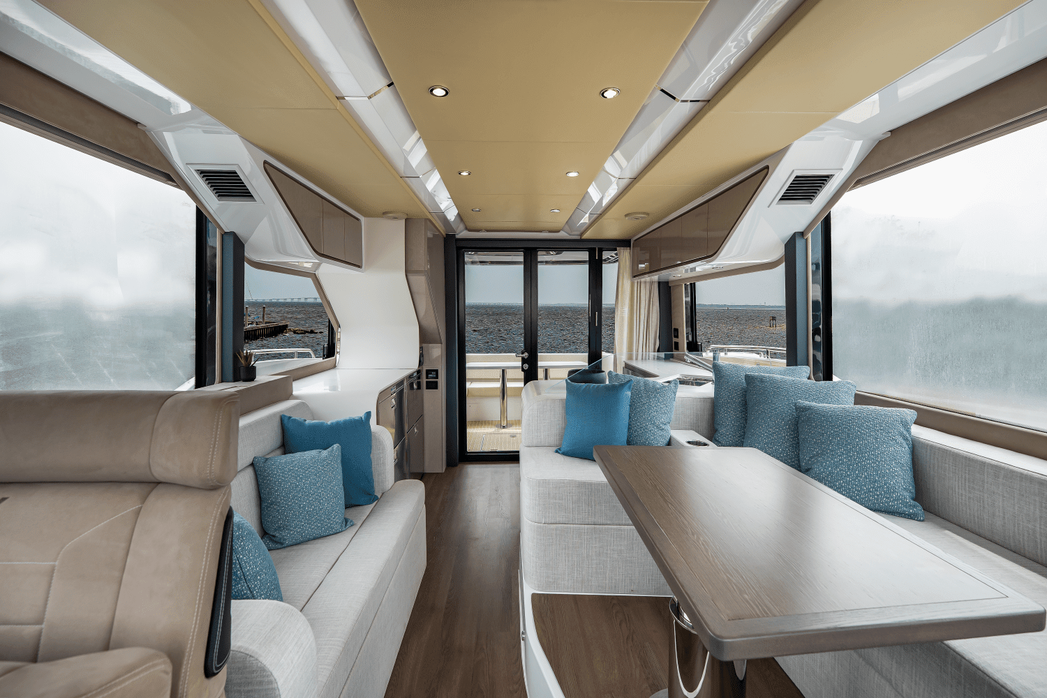 2025 Cruisers Yachts 57 Fly Image Thumbnail #43