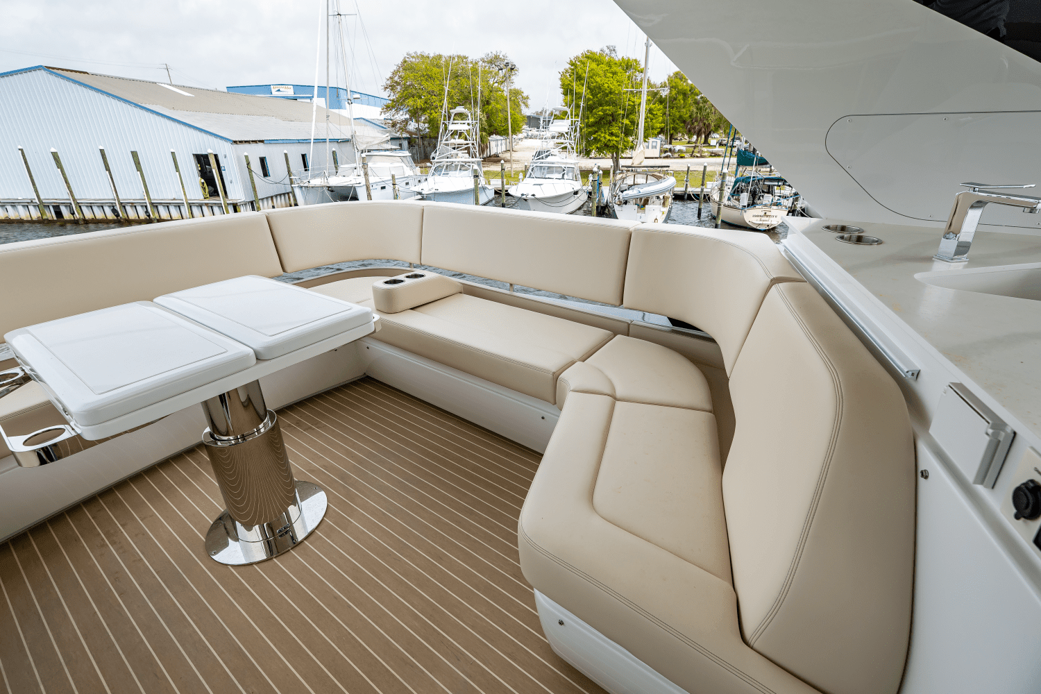 2025 Cruisers Yachts 57 Fly Image Thumbnail #70