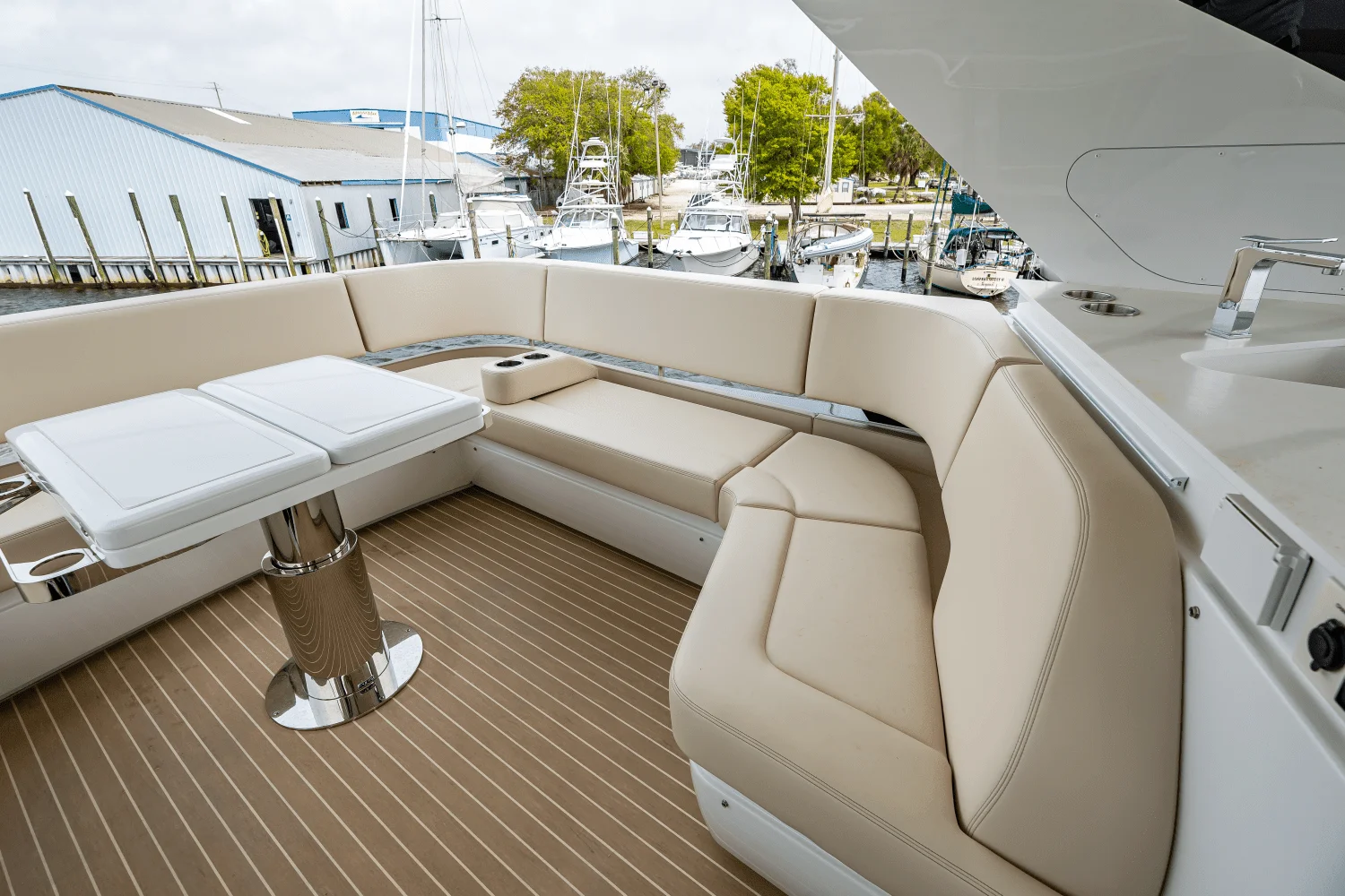 2025 Cruisers Yachts 57 Fly Image Thumbnail #61