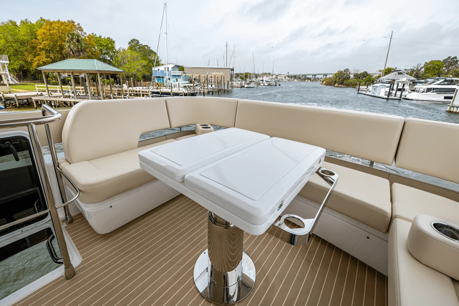 2025 Cruisers Yachts 57 Fly Image Thumbnail #62