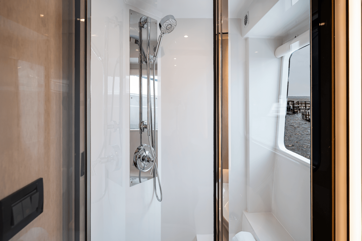 2025 Cruisers Yachts 57 Fly Image Thumbnail #63