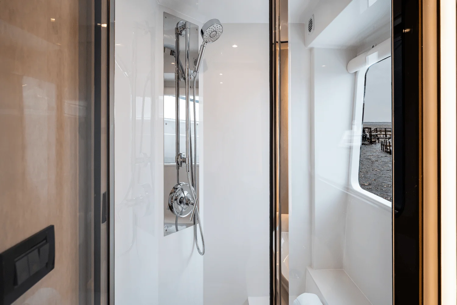 2025 Cruisers Yachts 57 FLY Image Thumbnail #54