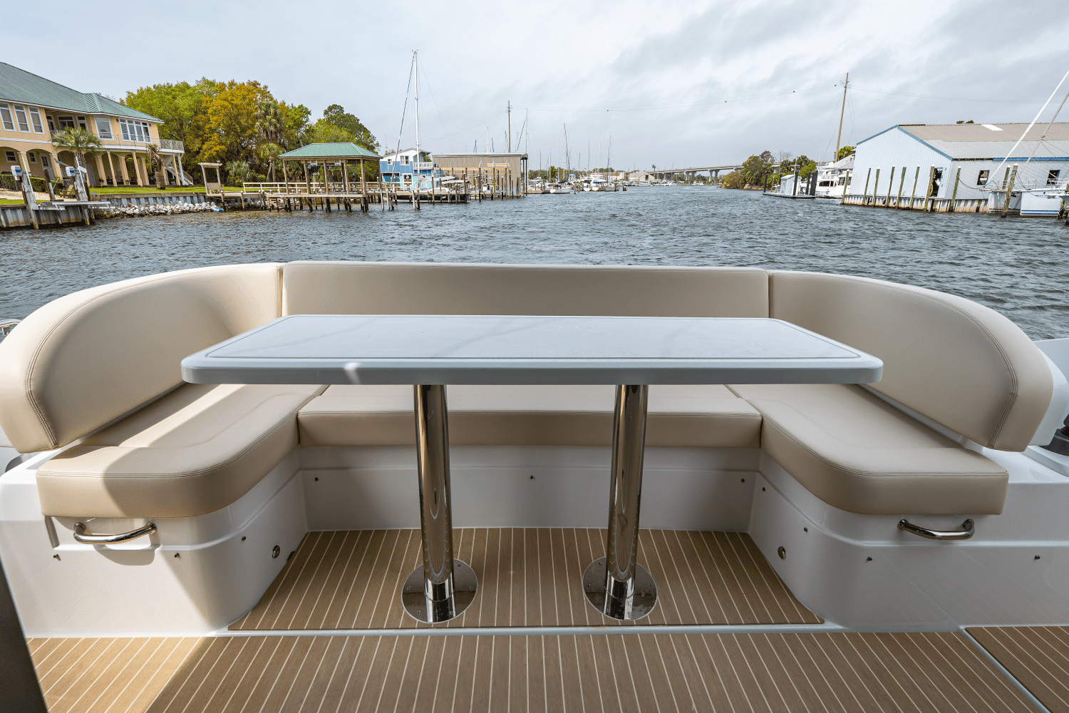 2025 Cruisers Yachts 57 Fly Image Thumbnail #28