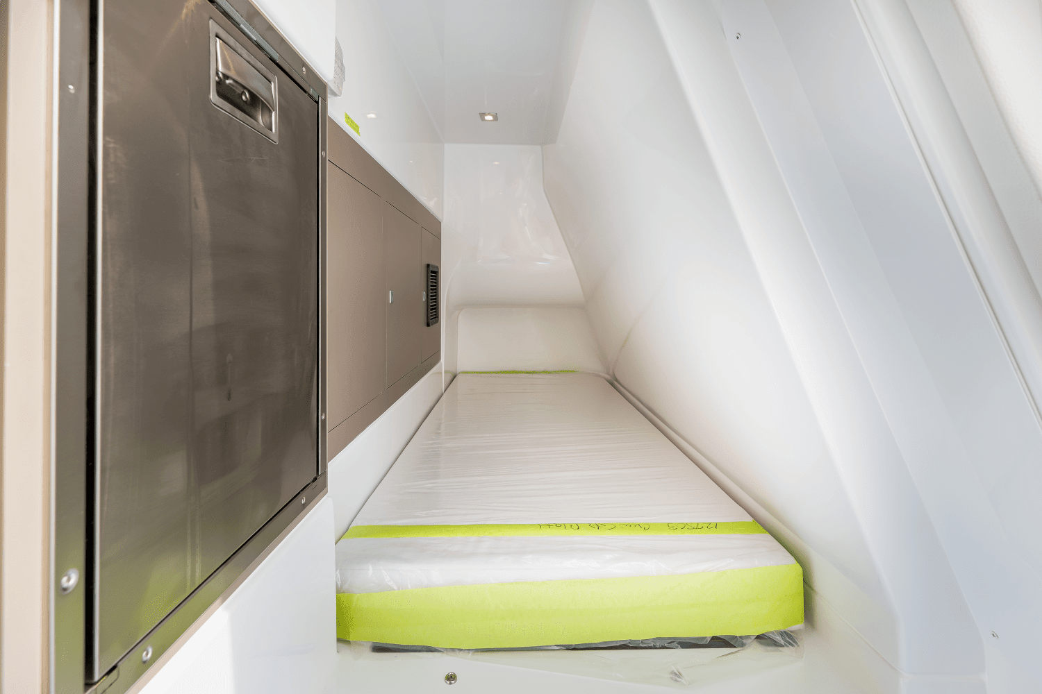 2025 Cruisers Yachts 57 Fly Image Thumbnail #34