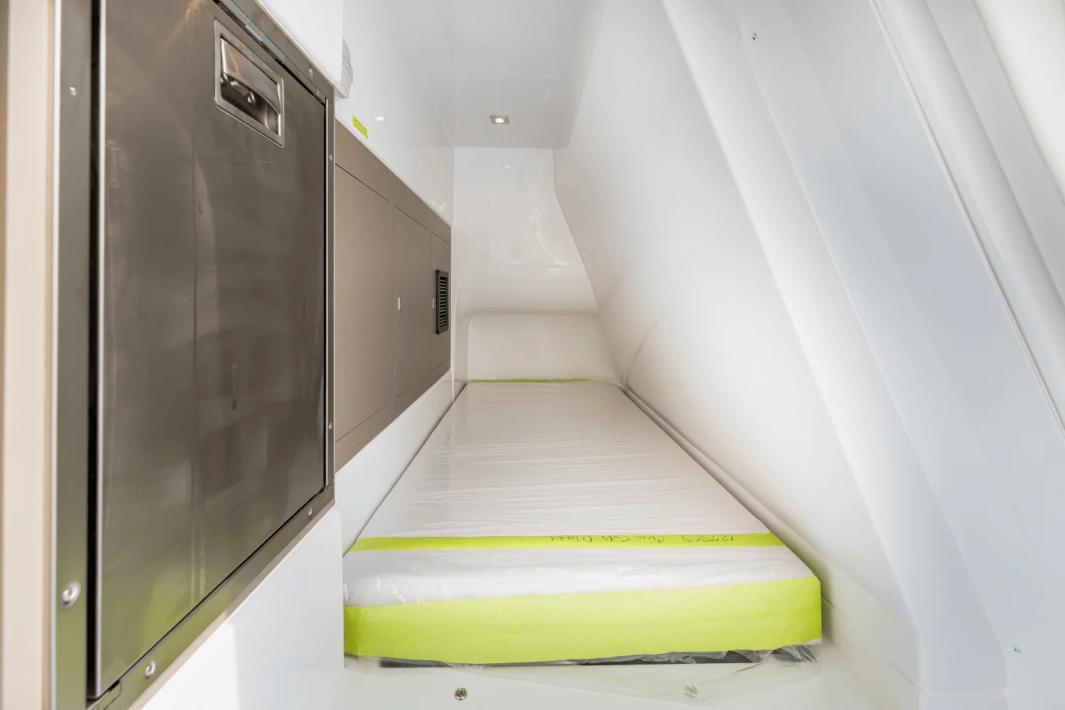 2025 Cruisers Yachts 57 Fly Image Thumbnail #30