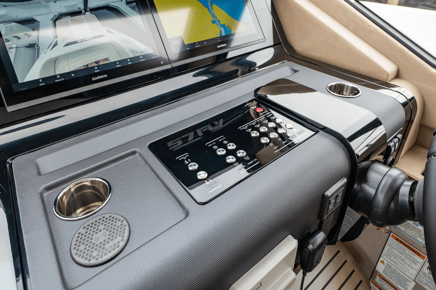 2025 Cruisers Yachts 57 Fly Image Thumbnail #39