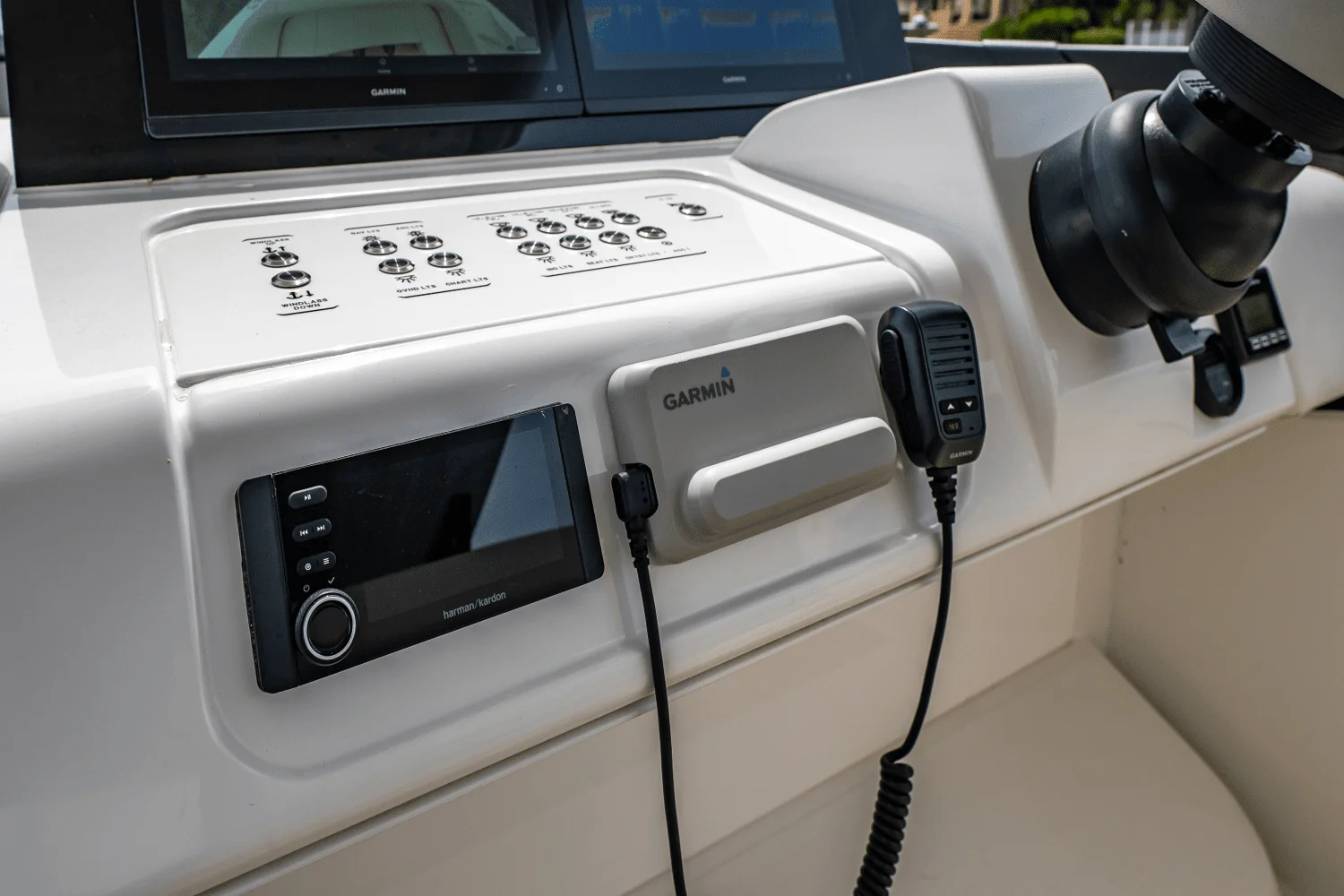 2025 Cruisers Yachts 57 FLY Image Thumbnail #71