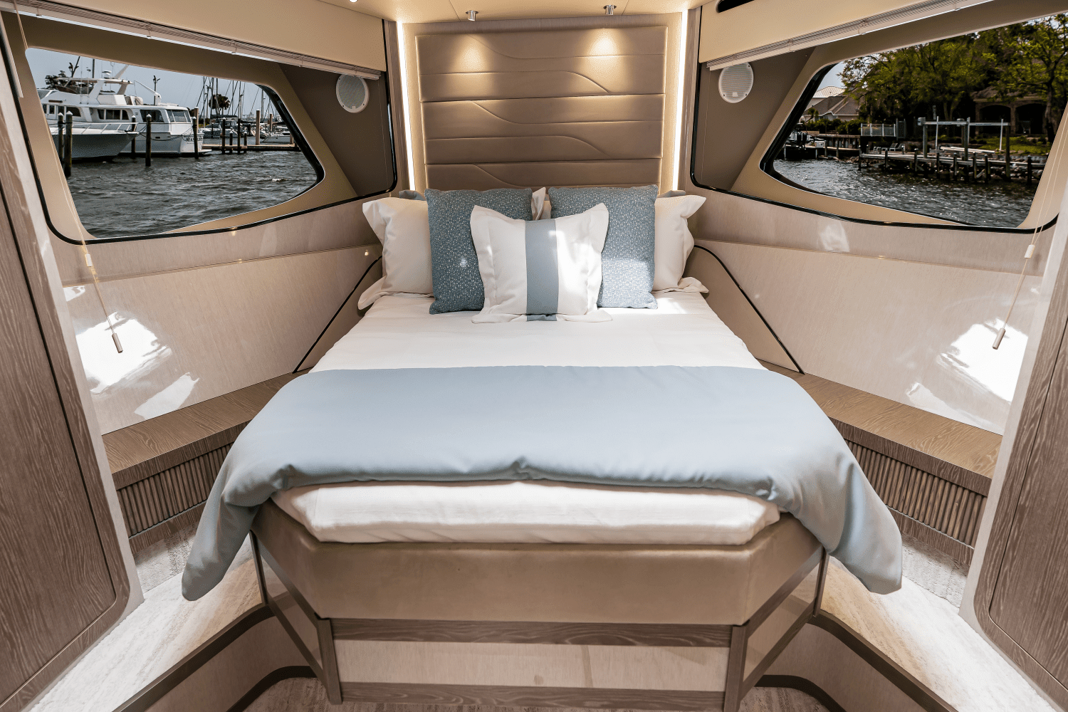 2025 Cruisers Yachts 57 Fly Image Thumbnail #53