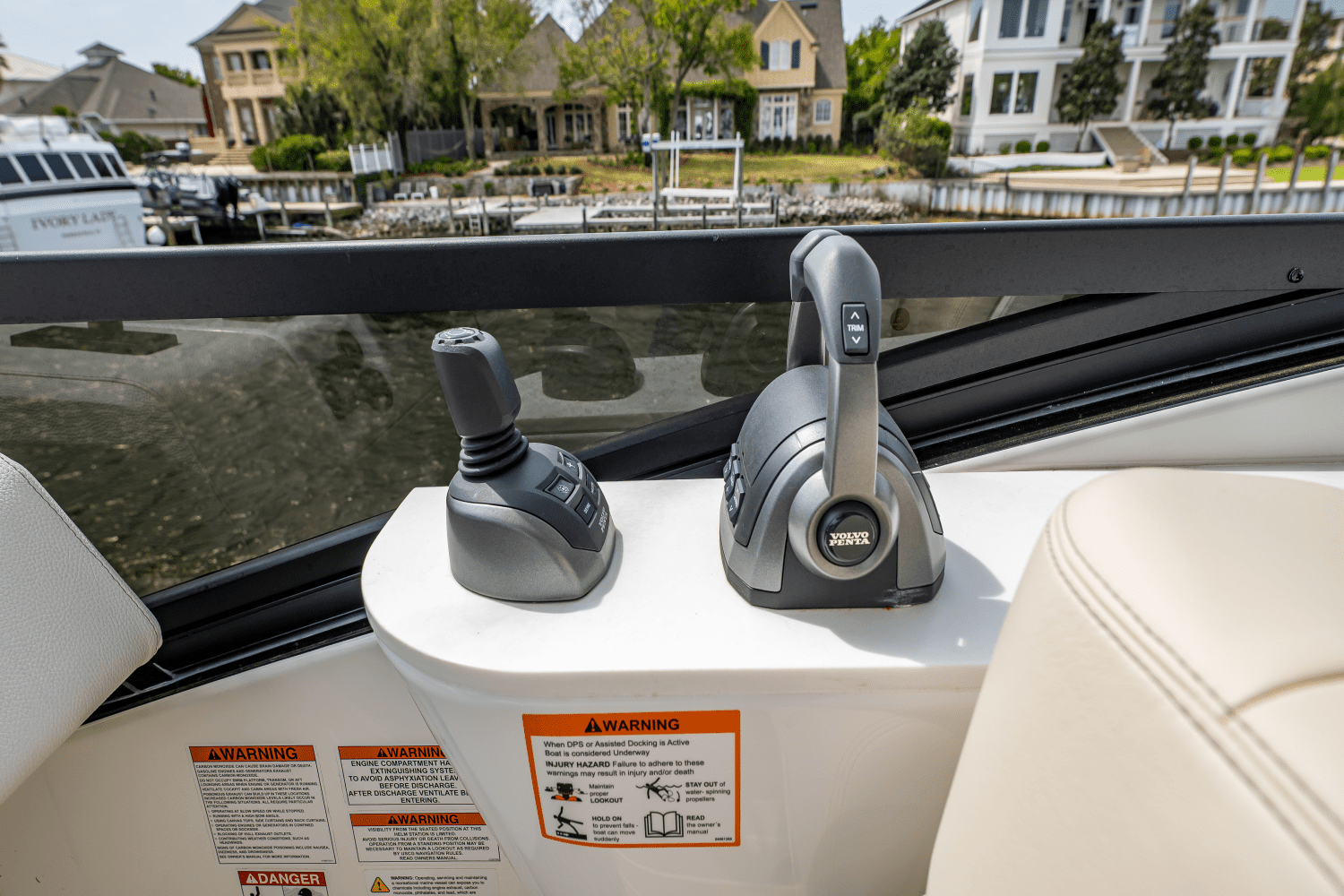 2025 Cruisers Yachts 57 Fly Image Thumbnail #84