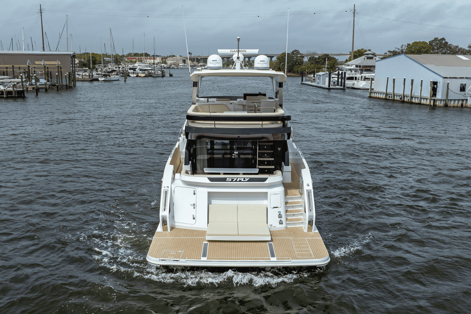 2025 Cruisers Yachts 57 Fly Image Thumbnail #20