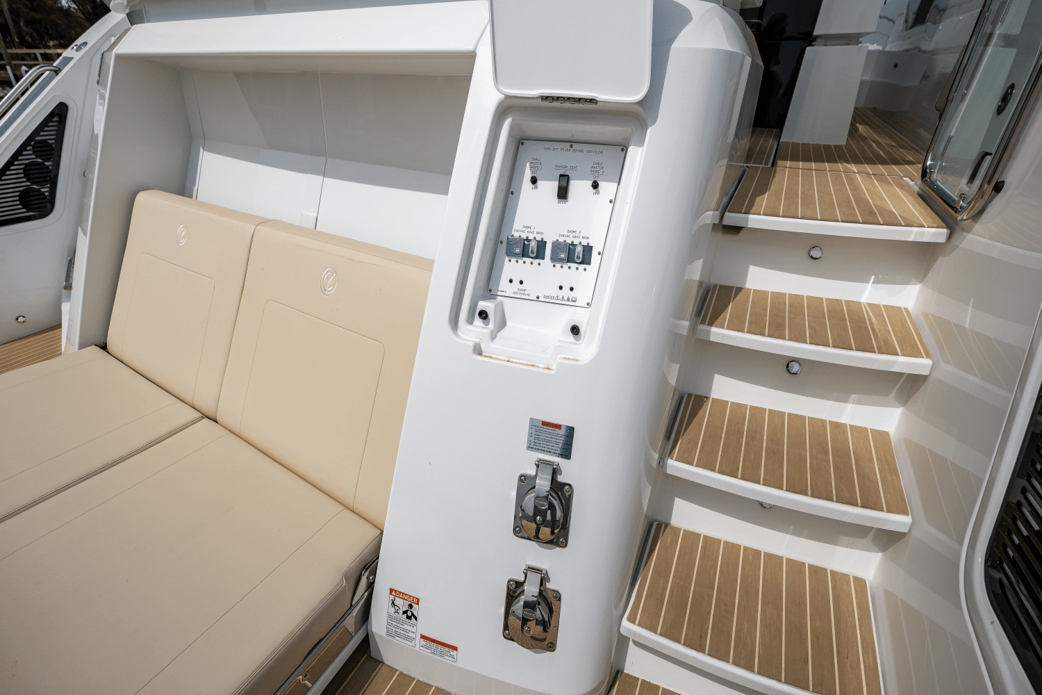 2025 Cruisers Yachts 57 Fly Image Thumbnail #26