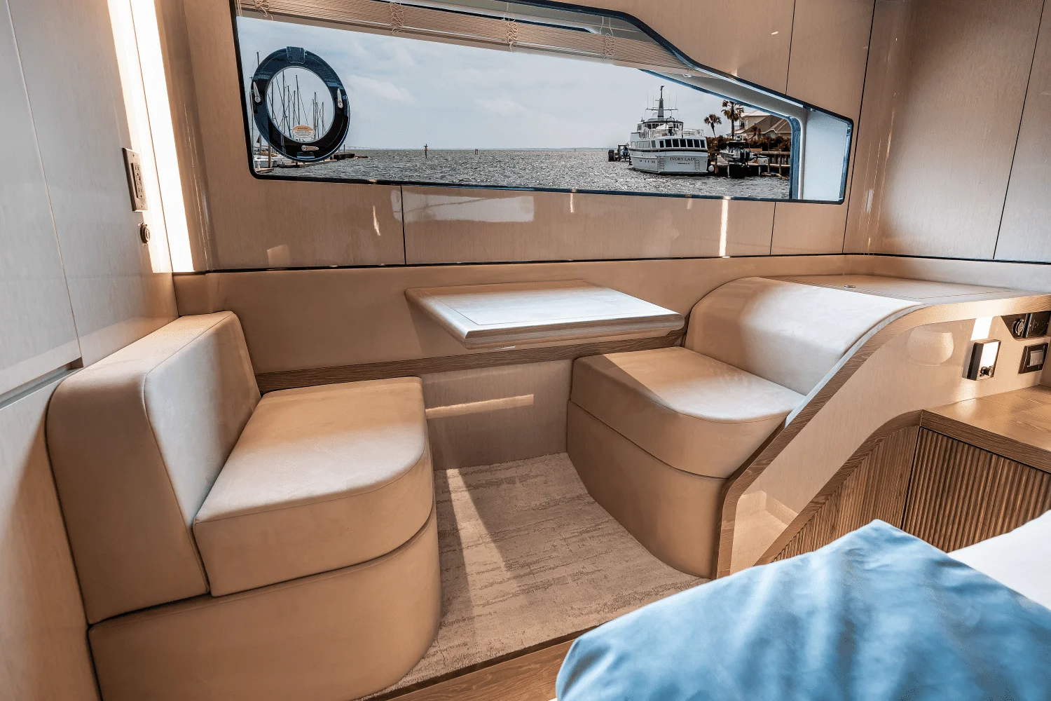 2025 Cruisers Yachts 57 FLY Image Thumbnail #55