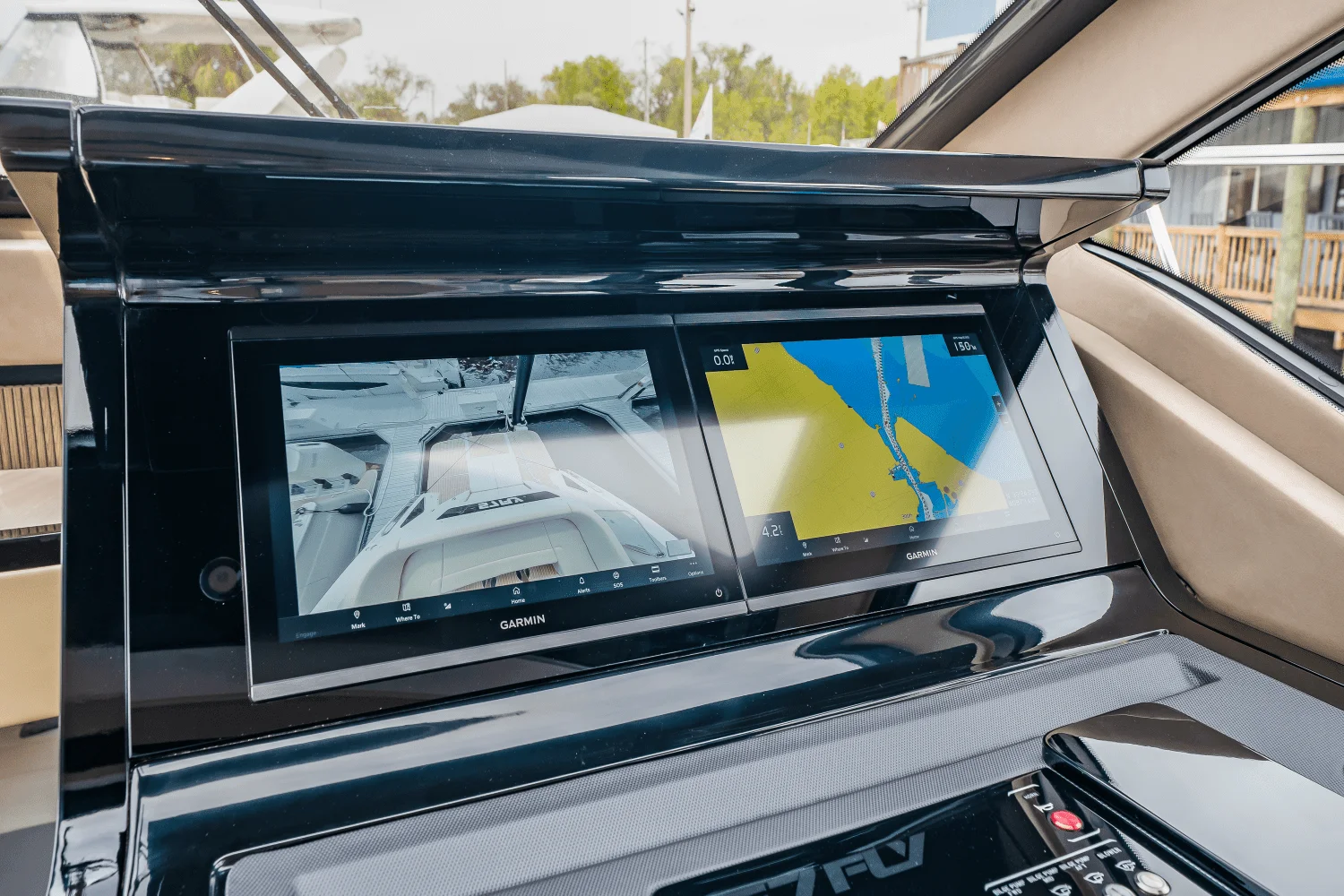 2025 Cruisers Yachts 57 FLY Image Thumbnail #38