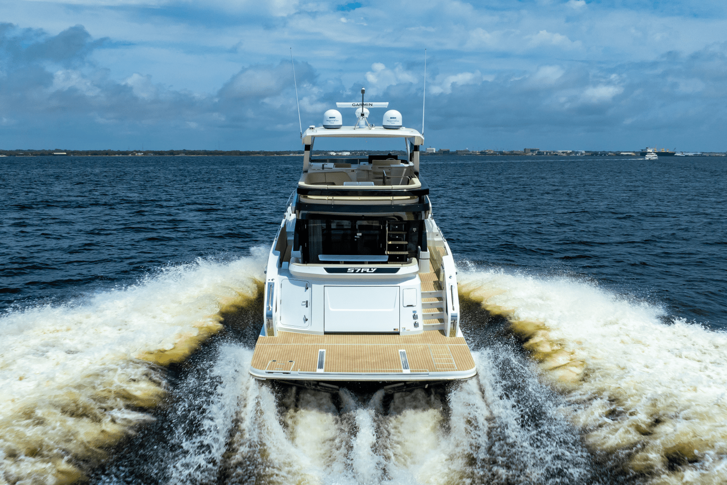2025 Cruisers Yachts 57 Fly Image Thumbnail #10