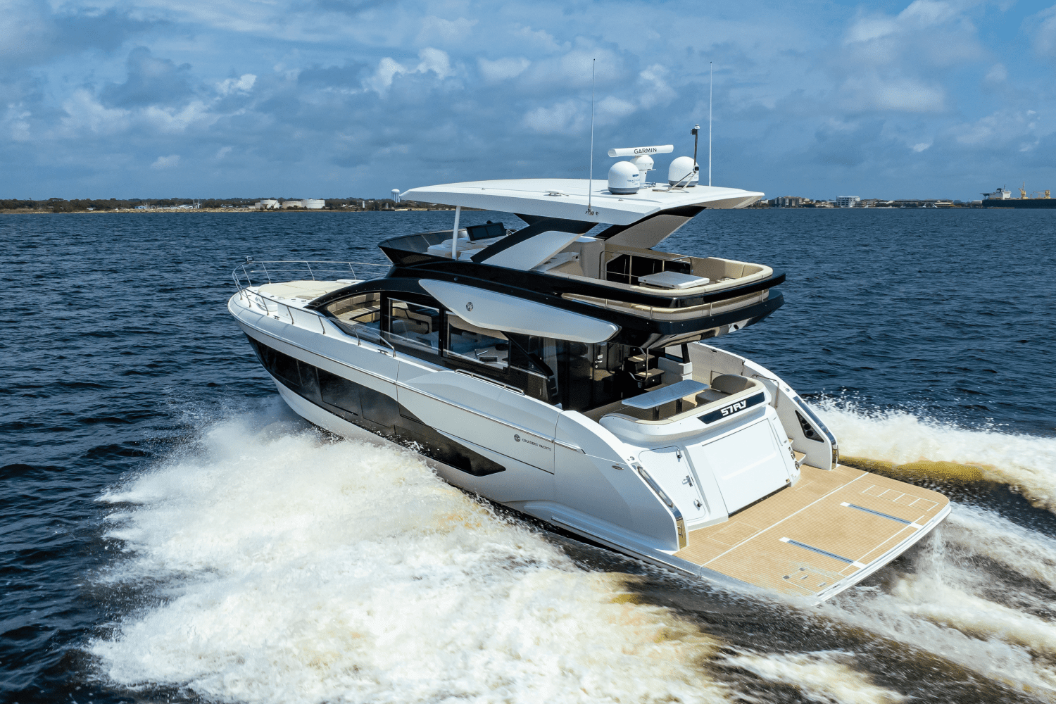 2025 Cruisers Yachts 57 Fly Image Thumbnail #13