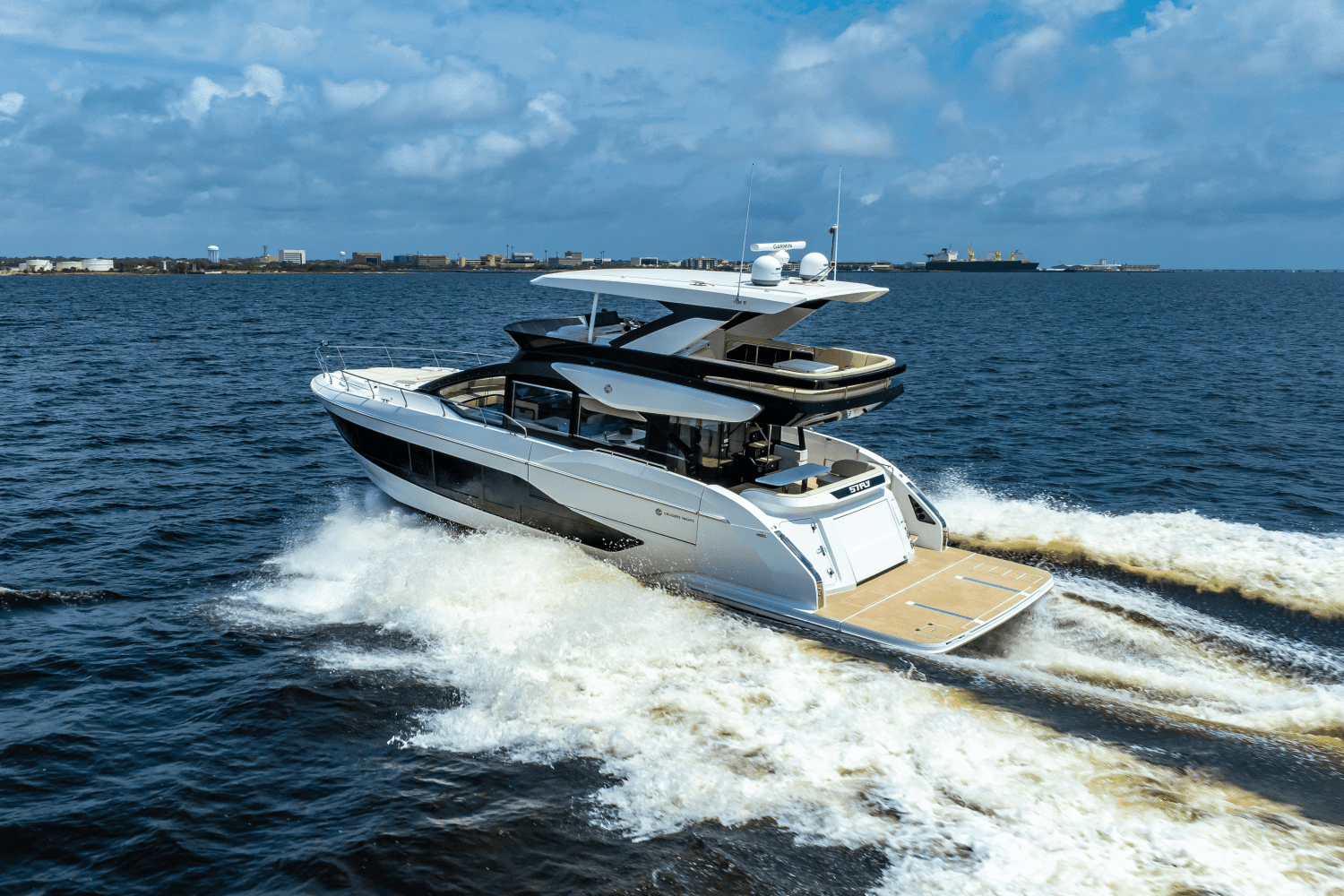 2025 Cruisers Yachts 57 Fly Image Thumbnail #12