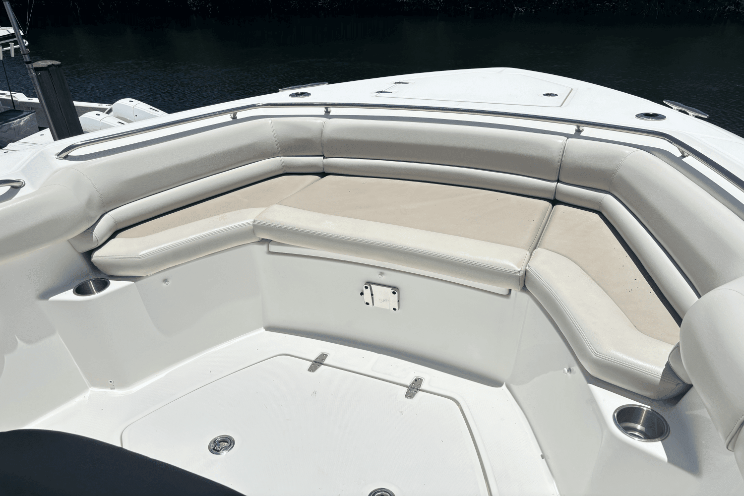 2019 Boston Whaler 330 OUTRAGE Image Thumbnail #9