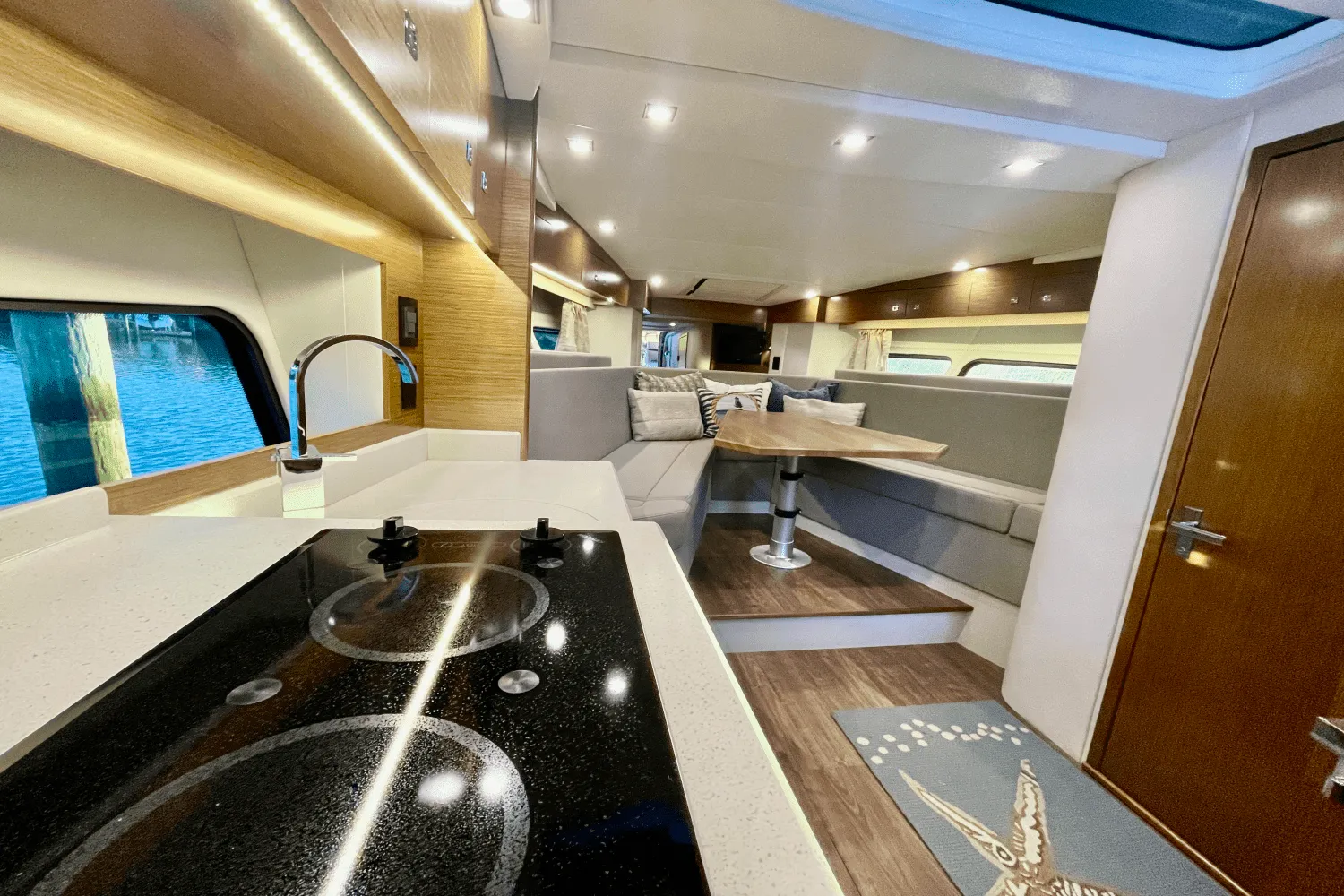 2016 Cruisers Yachts 390 EXPRESS COUPE - DIESEL Image Thumbnail #30