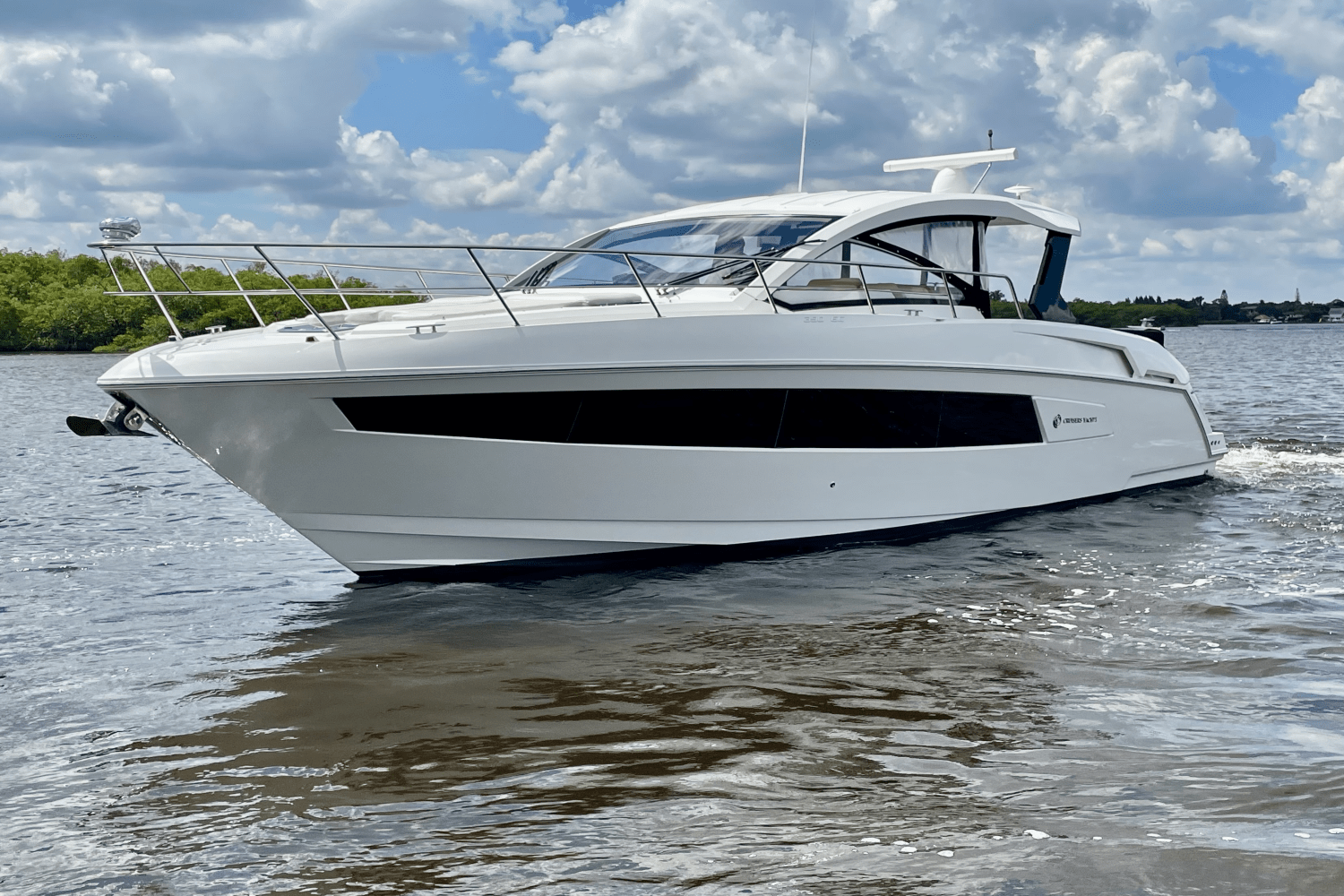 2016 Cruisers Yachts 390 EXPRESS COUPE - DIESEL Image Thumbnail #1