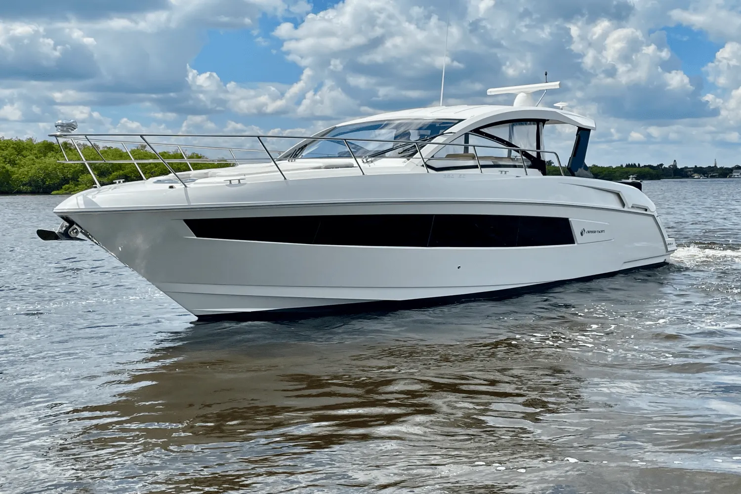 2016 Cruisers Yachts 390 EXPRESS COUPE - DIESEL Image Thumbnail #1