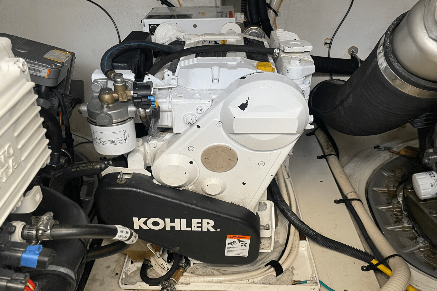 2016 Cruisers Yachts 390 EXPRESS COUPE - DIESEL Image Thumbnail #52