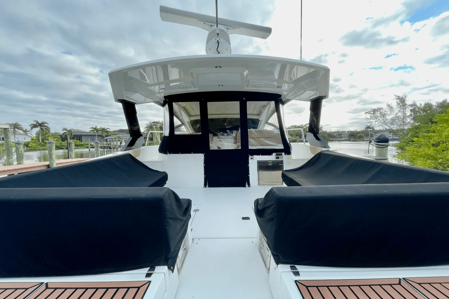 2016 Cruisers Yachts 390 EXPRESS COUPE - DIESEL Image Thumbnail #54