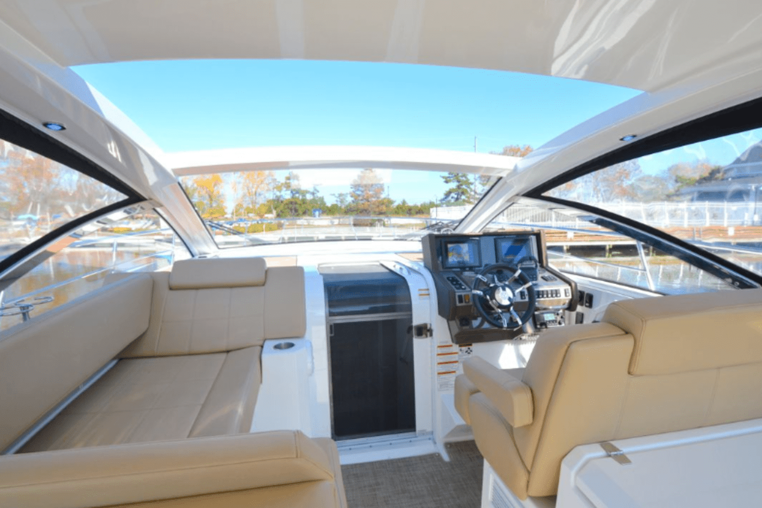 2016 Cruisers Yachts 390 EXPRESS COUPE - DIESEL Image Thumbnail #21
