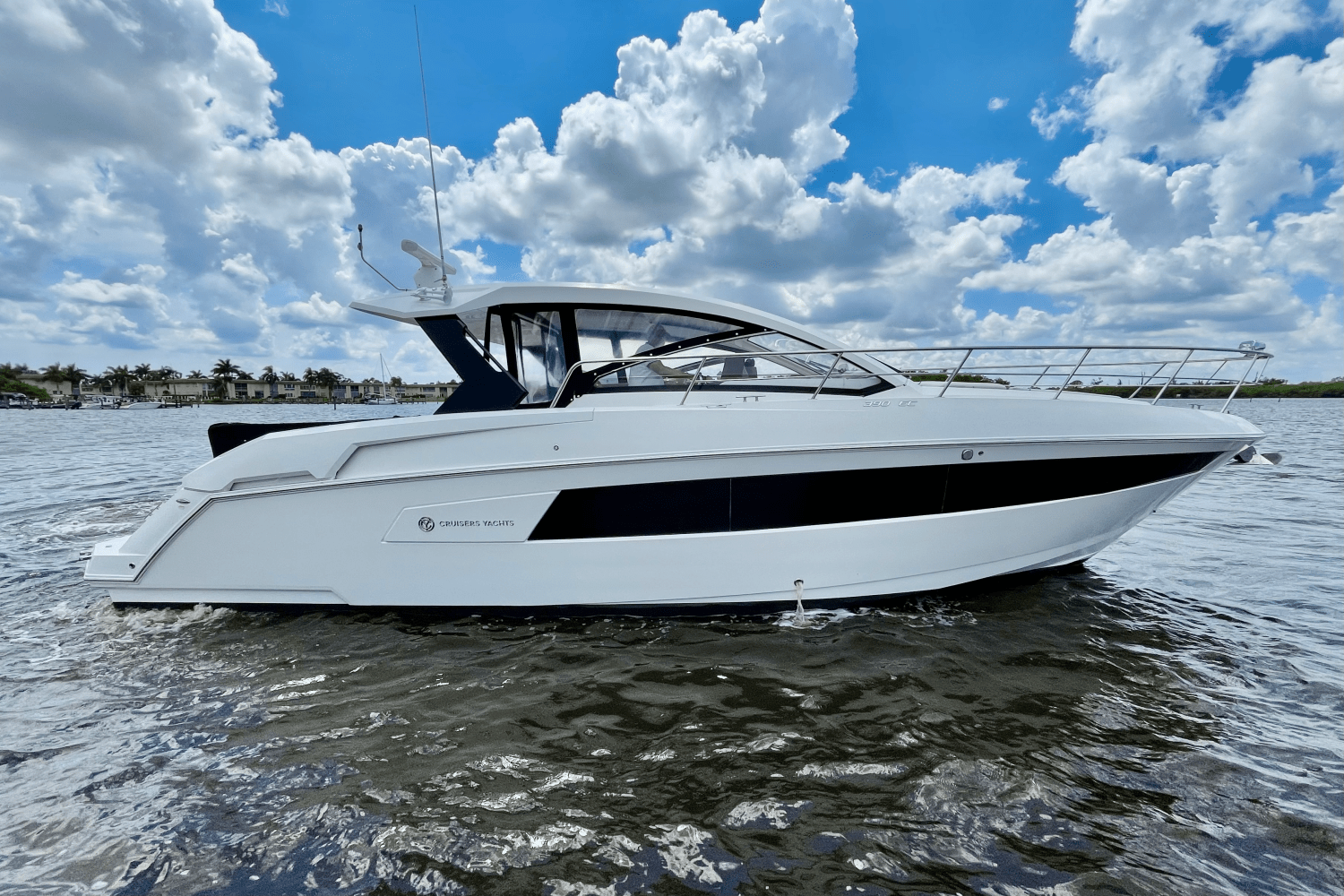 2016 Cruisers Yachts 390 EXPRESS COUPE - DIESEL Image Thumbnail #6
