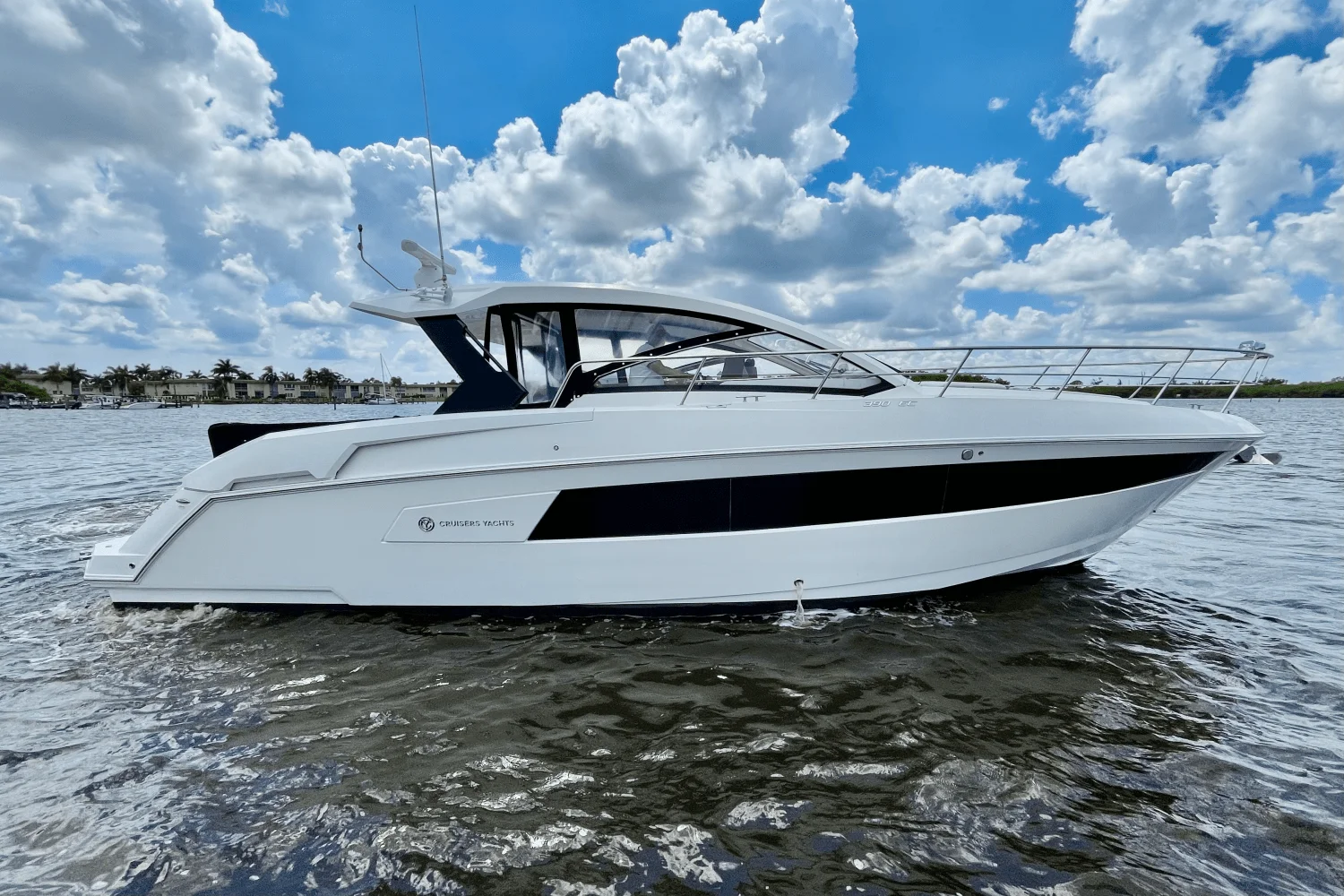 2016 Cruisers Yachts 390 EXPRESS COUPE - DIESEL Image Thumbnail #6