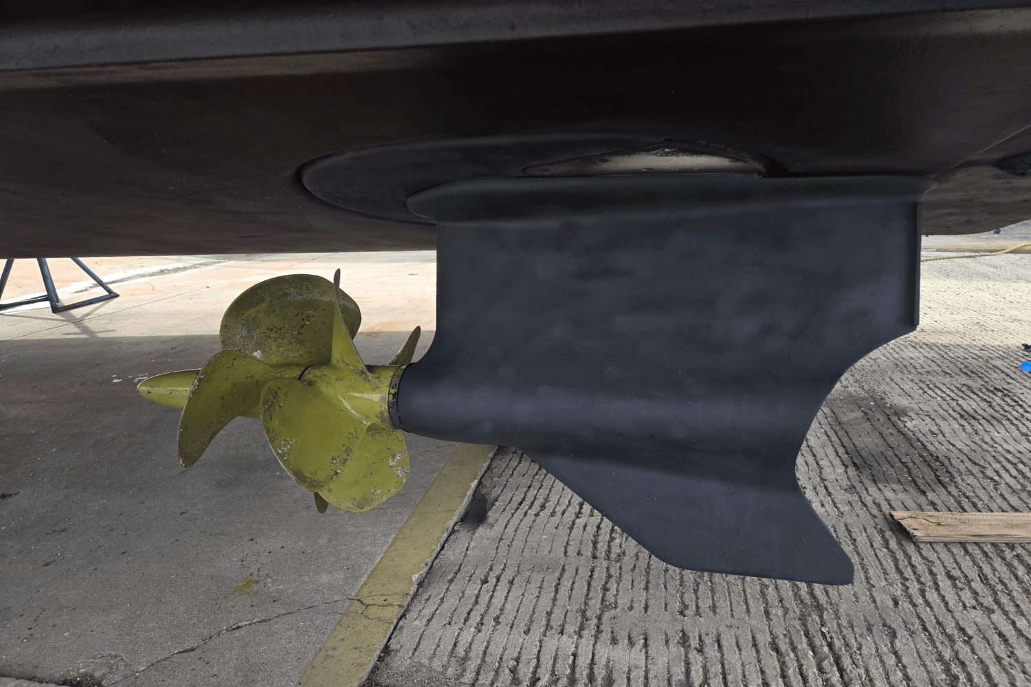 2016 Cruisers Yachts 390 EXPRESS COUPE - DIESEL Image Thumbnail #47