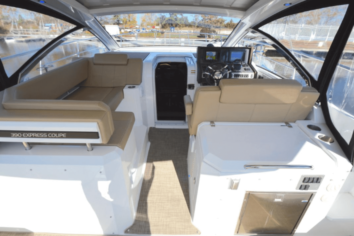 2016 Cruisers Yachts 390 EXPRESS COUPE - DIESEL Image Thumbnail #17