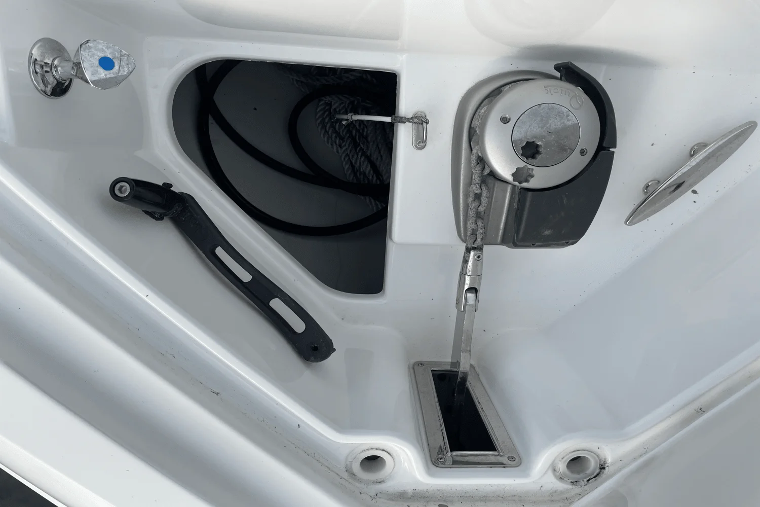 2016 Cruisers Yachts 390 EXPRESS COUPE - DIESEL Image Thumbnail #53