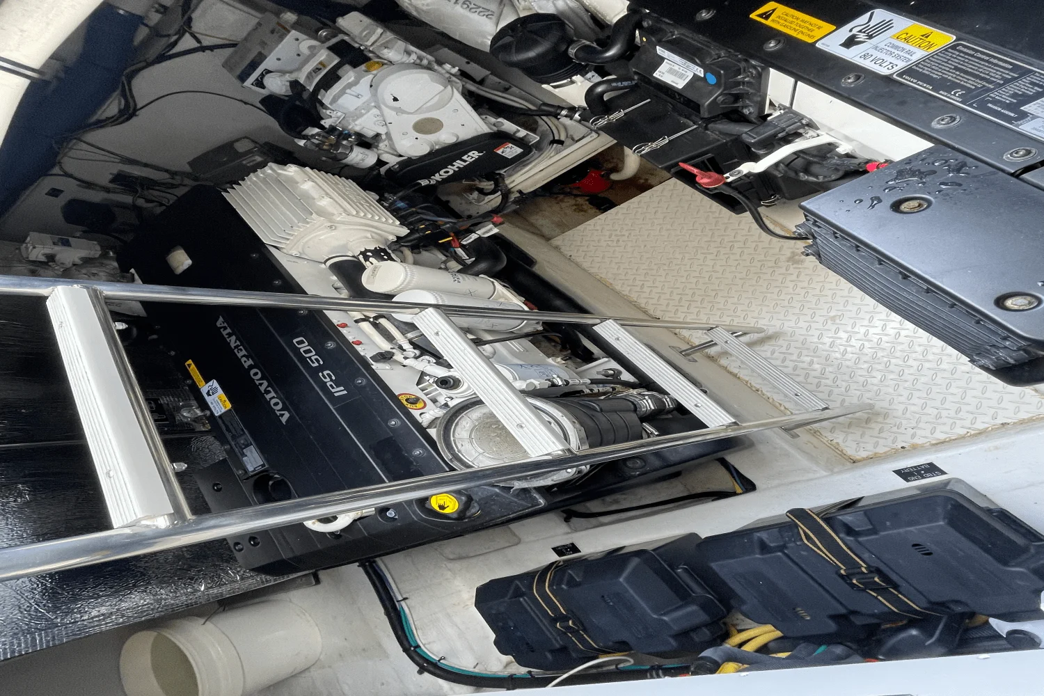 2016 Cruisers Yachts 390 EXPRESS COUPE - DIESEL Image Thumbnail #49