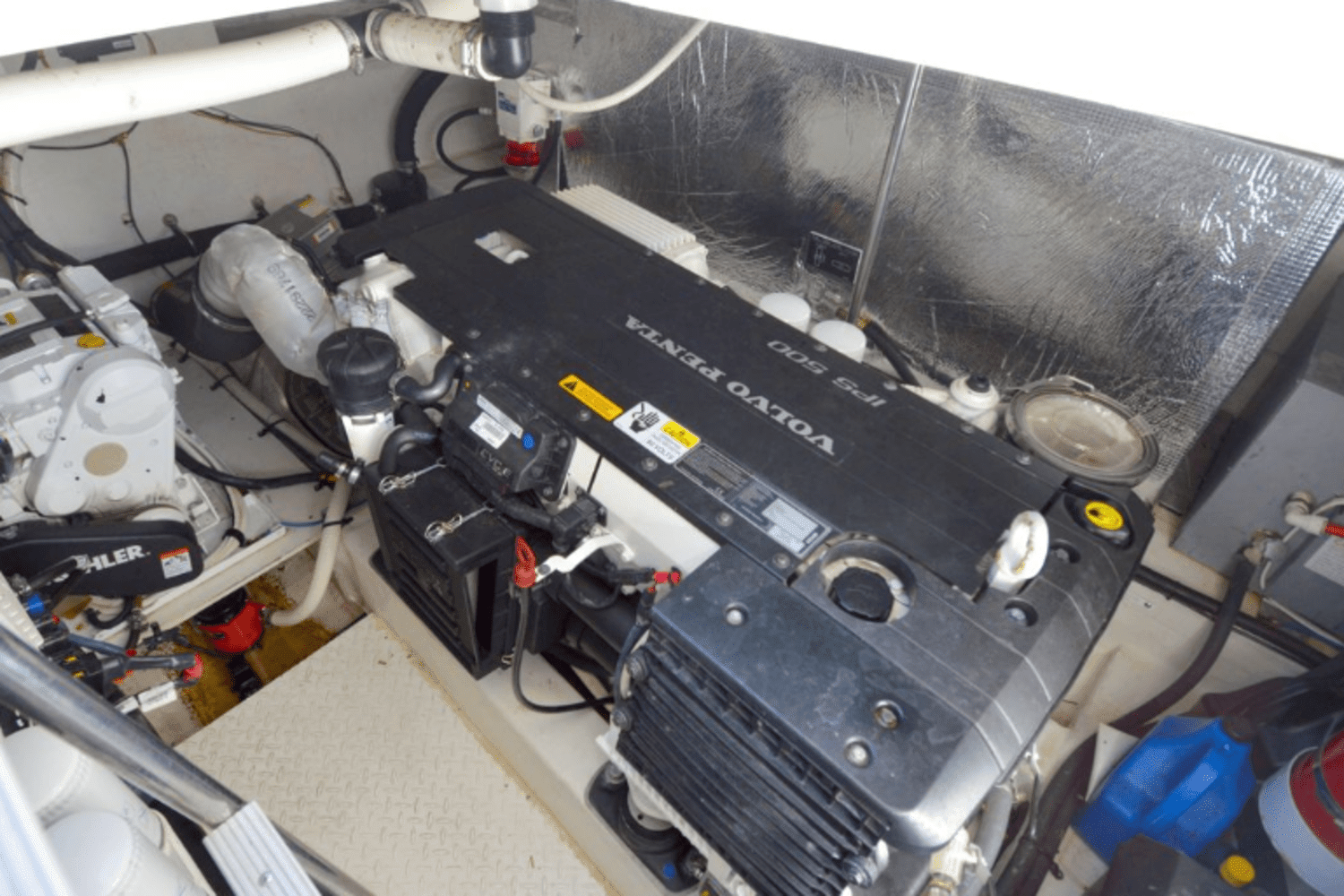 2016 Cruisers Yachts 390 EXPRESS COUPE - DIESEL Image Thumbnail #50