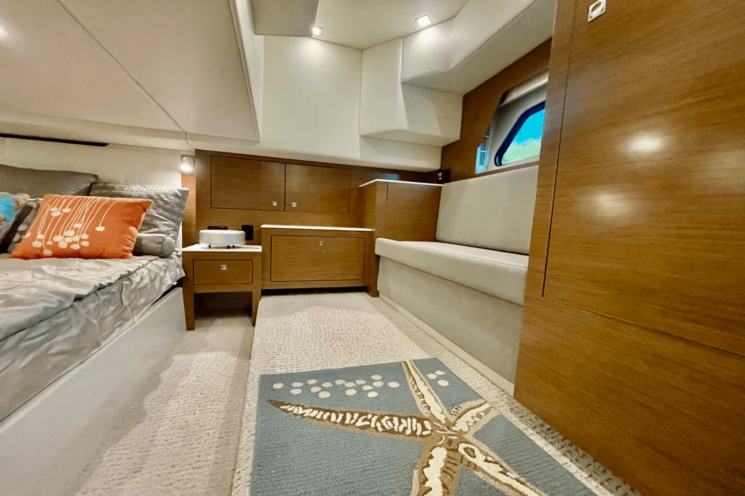 2016 Cruisers Yachts 390 EXPRESS COUPE - DIESEL Image Thumbnail #39